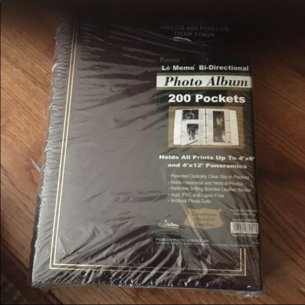 Nip - Pioneer photo album. Holds 200 pictu…